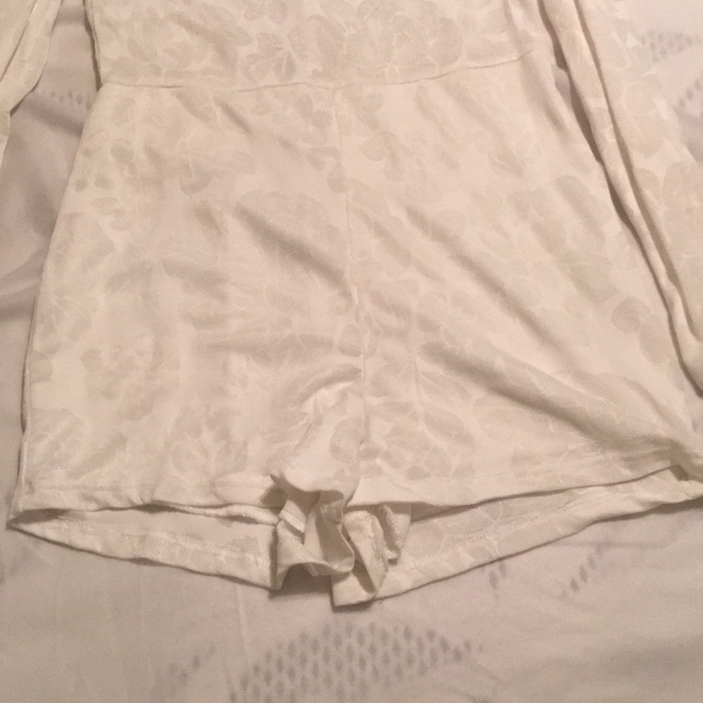 Romper - Picture 3 of 4
